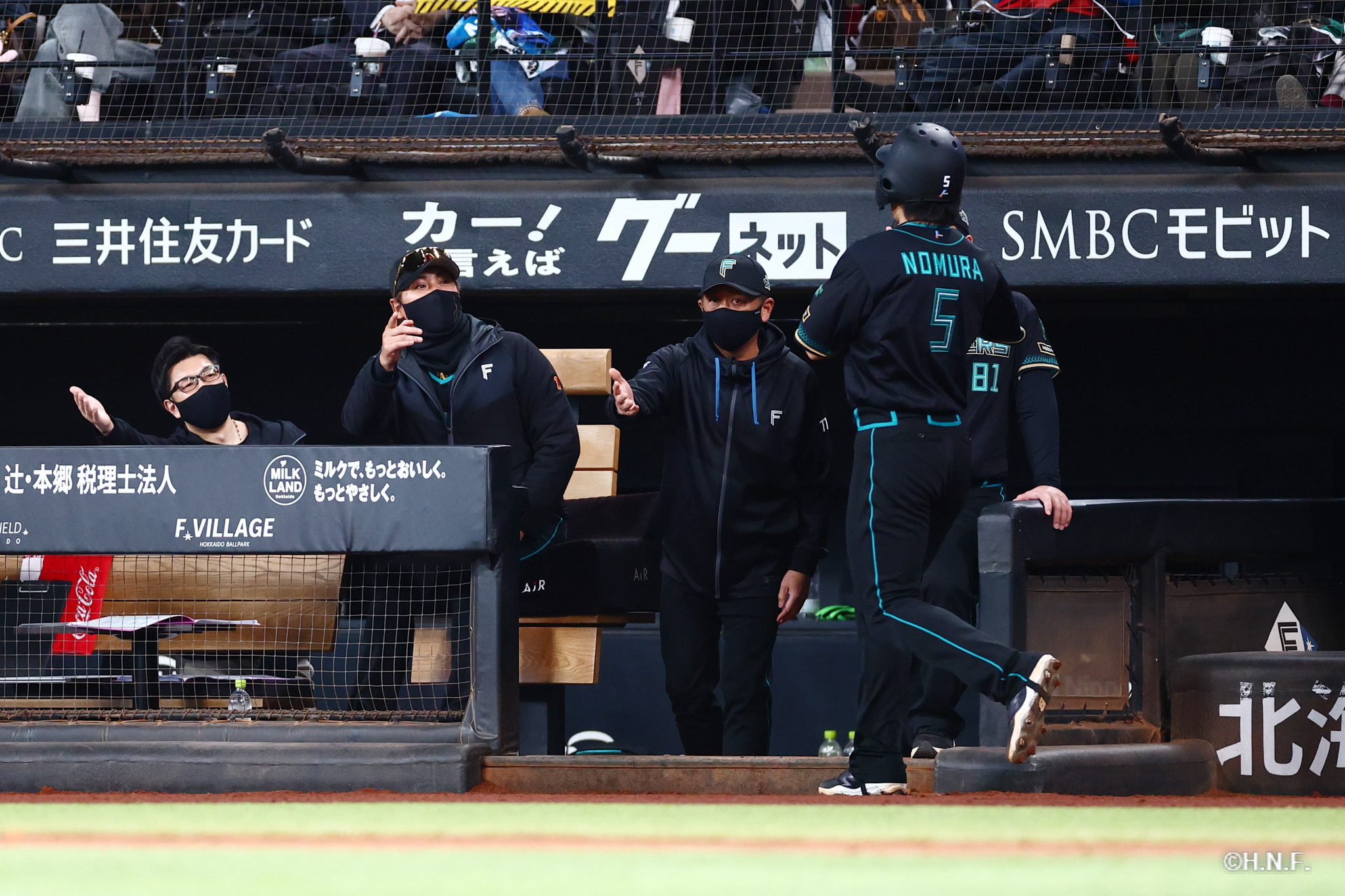 1回裏、野村選手03
