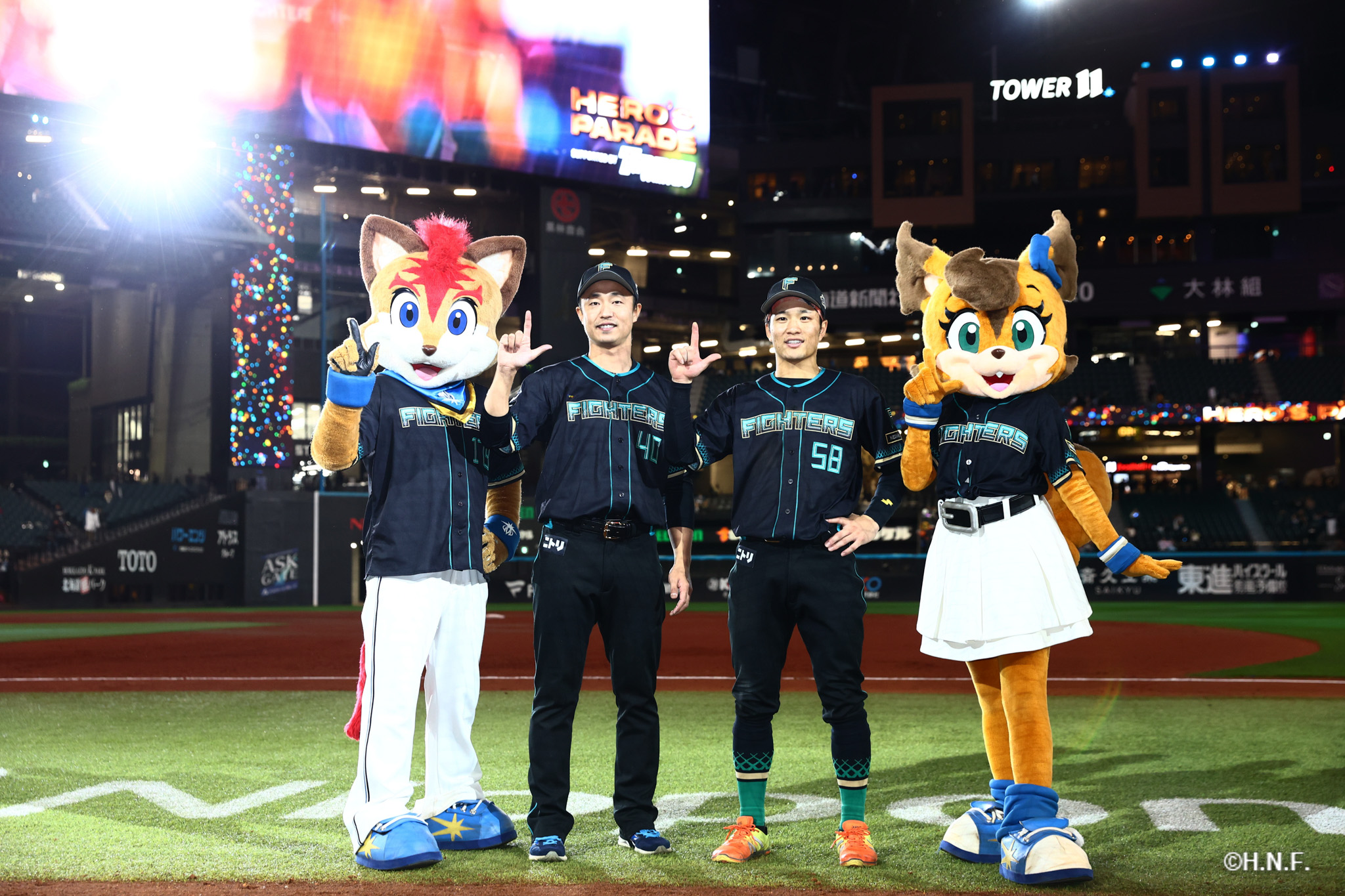 ヒーローの島本投手、奈良間選手02