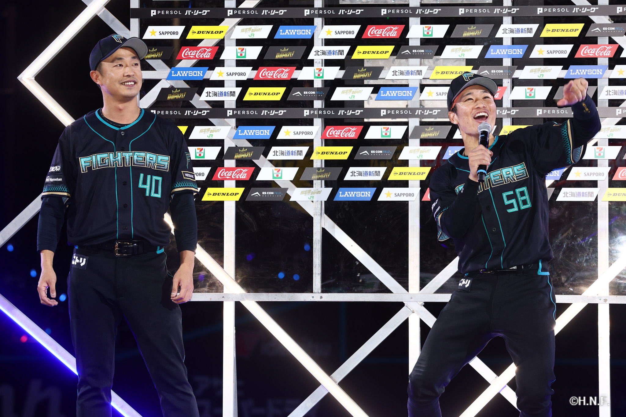 ヒーローの島本投手、奈良間選手03