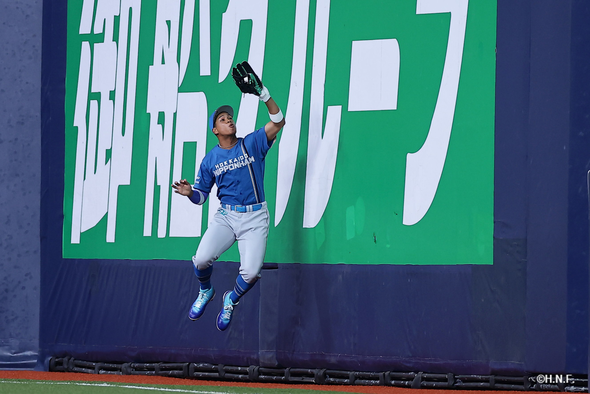 5回裏、万波選手