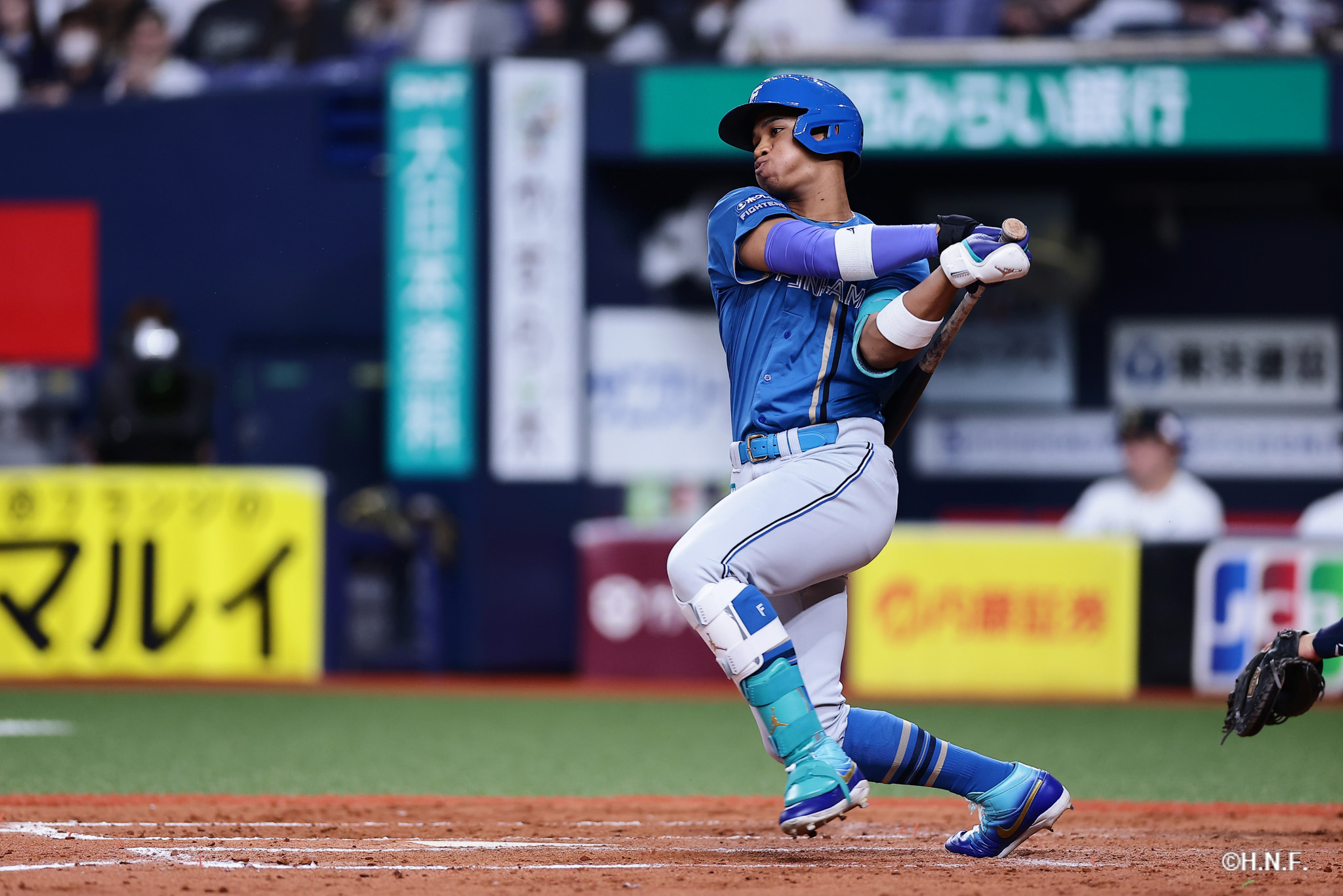 9回表、万波選手01