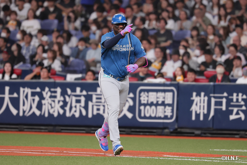 1回表、レイエス選手02