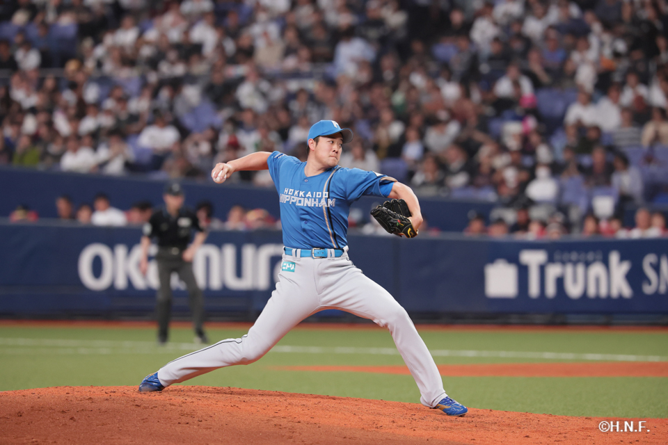 6回裏、齋藤投手01