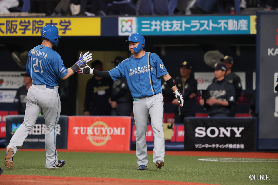 8回表、清宮選手と山縣選手