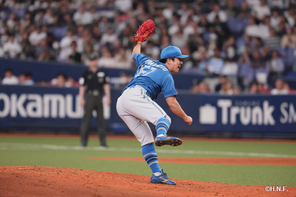 8回裏、山本投手01