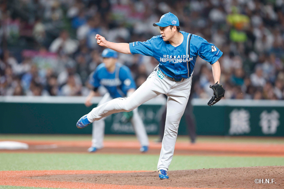 8回裏、齋藤投手01