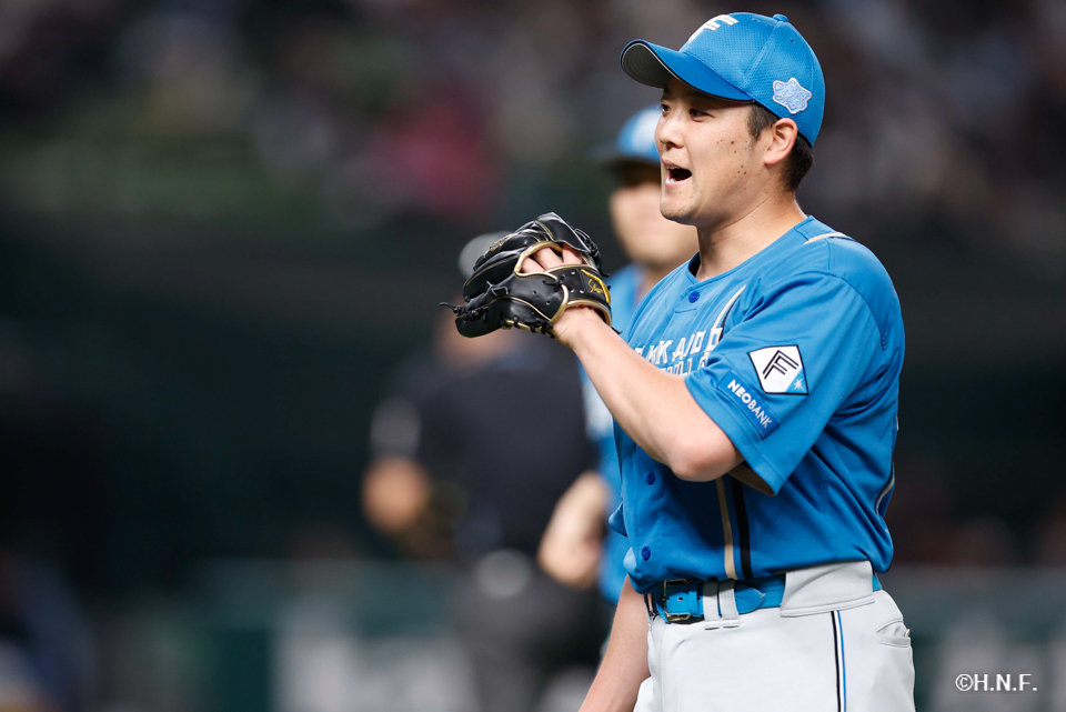 8回裏、齋藤投手02