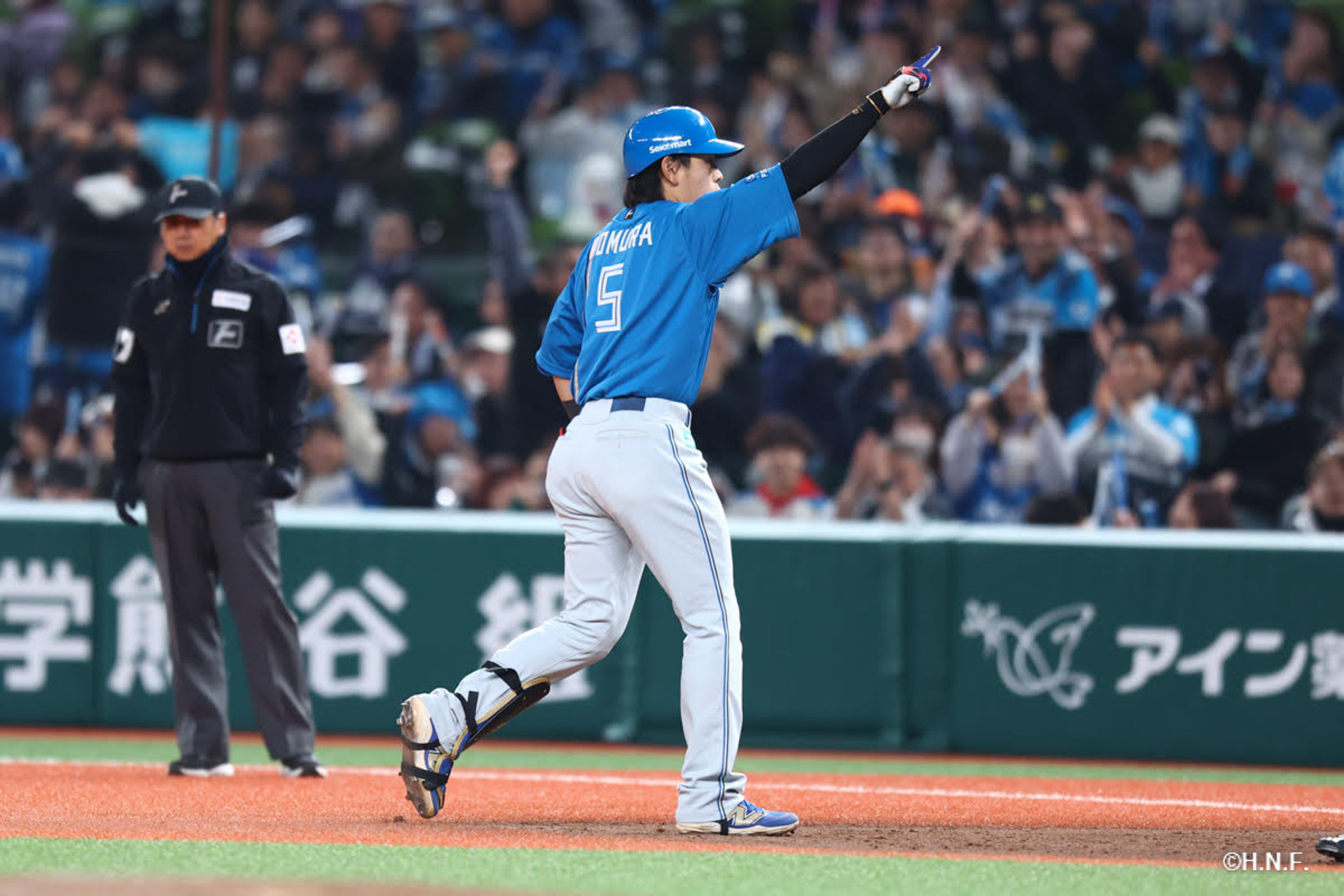   <span>11回表、野村選手02</span>
