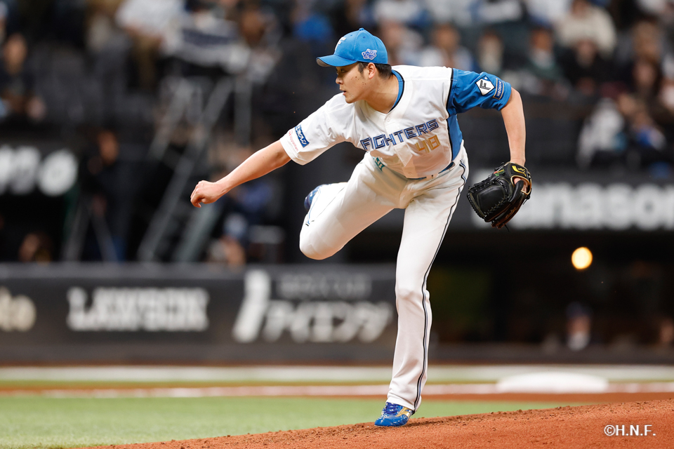 6回表、齋藤投手01