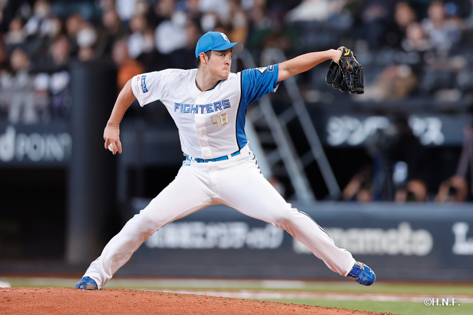 6回表、齋藤投手01