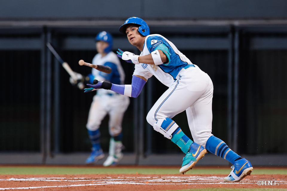 7回裏、万波選手01
