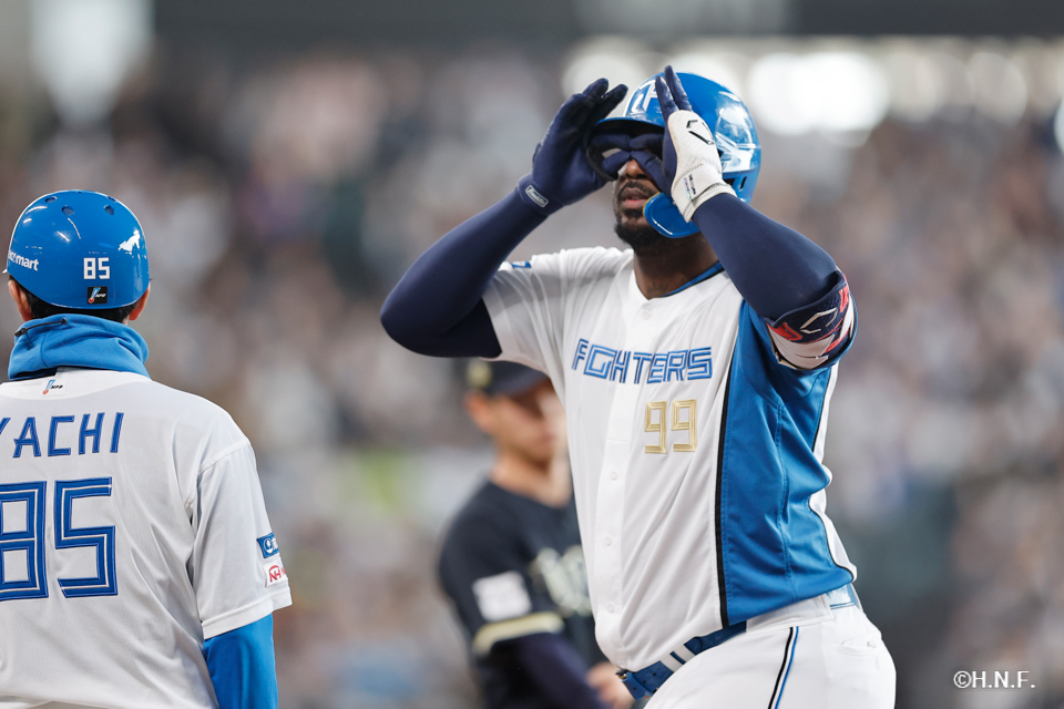 1回裏、レイエス選手03