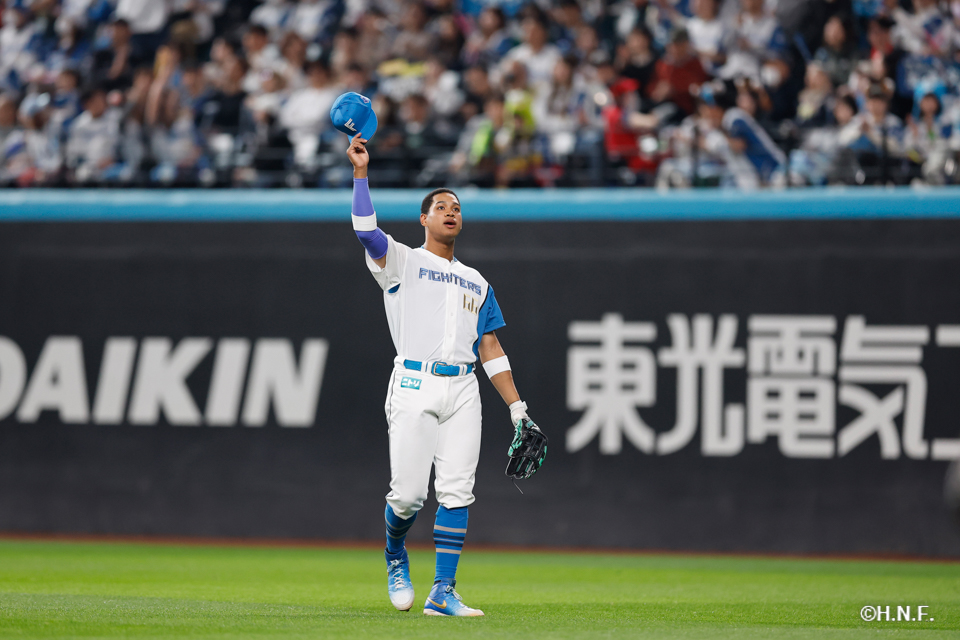 7回表、万波選手