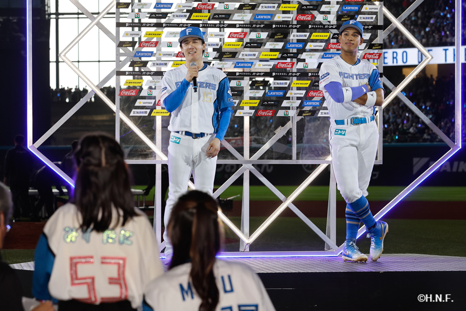 ヒーローの北山投手と万波選手01