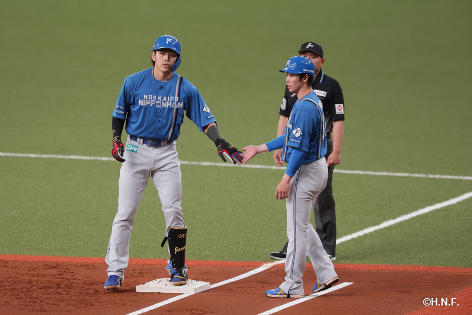 1回表、野村選手02