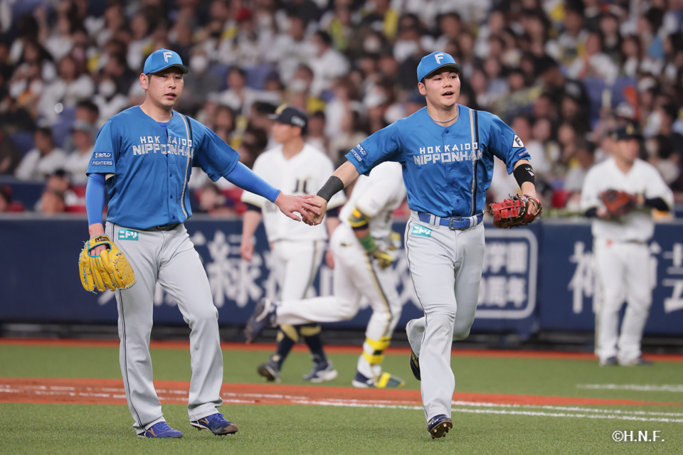 3回裏、加藤貴投手と清宮選手