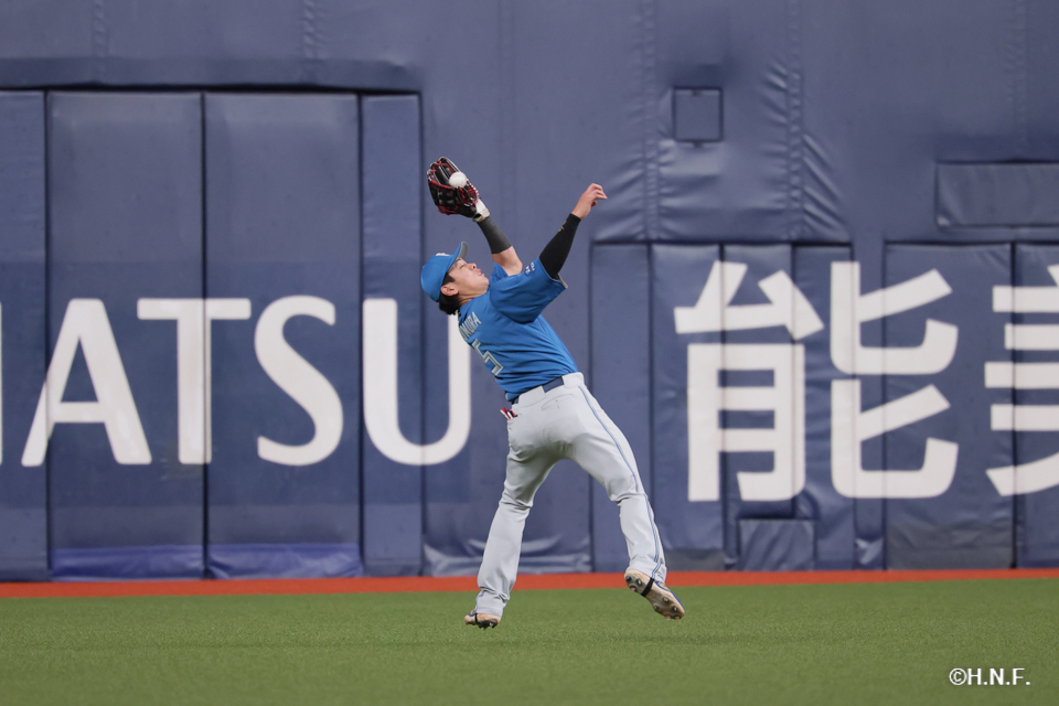 4回裏、野村選手