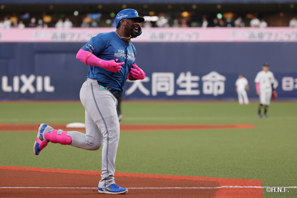 1回表、レイエス選手03