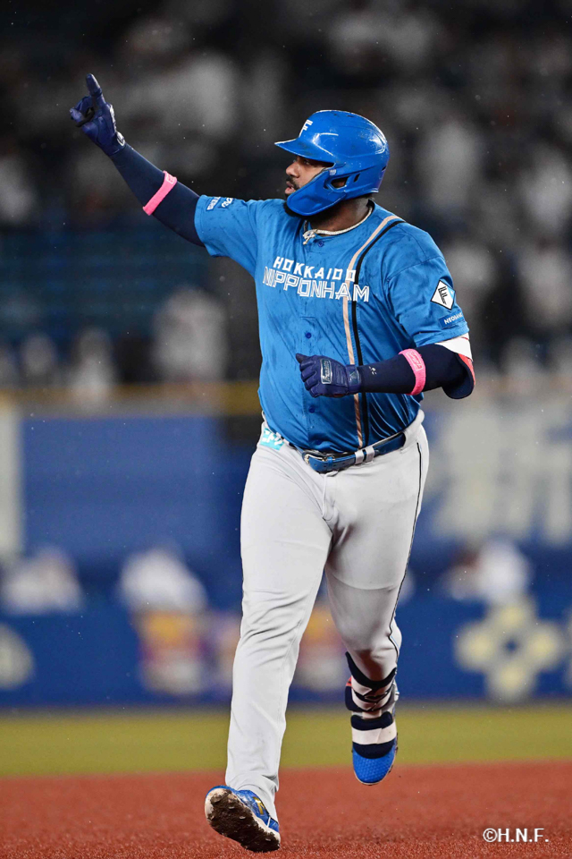 3回表、レイエス選手02