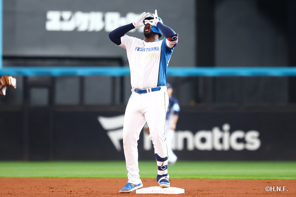 1回裏、レイエス選手01