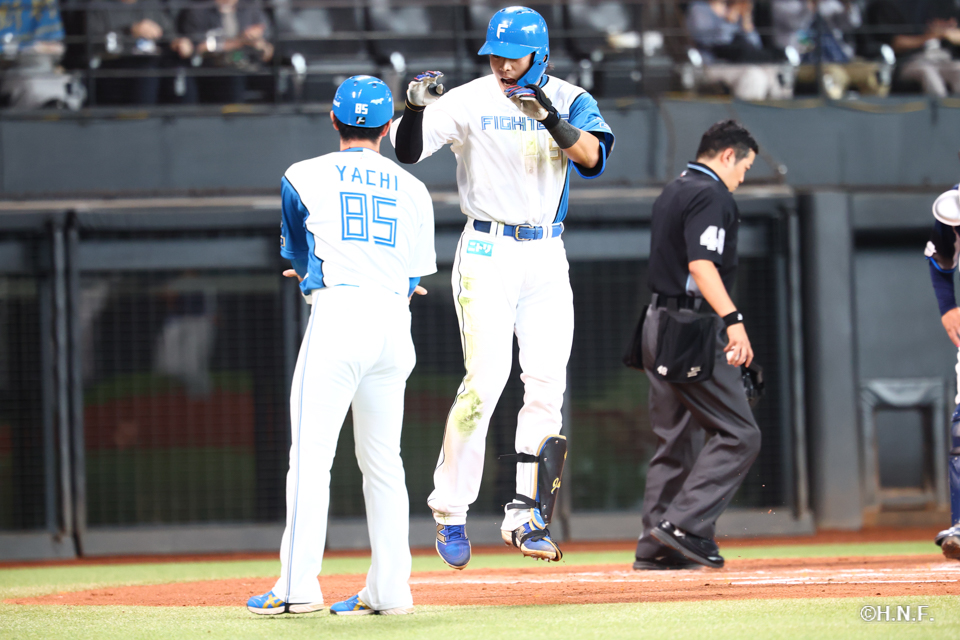 1回裏、野村選手02