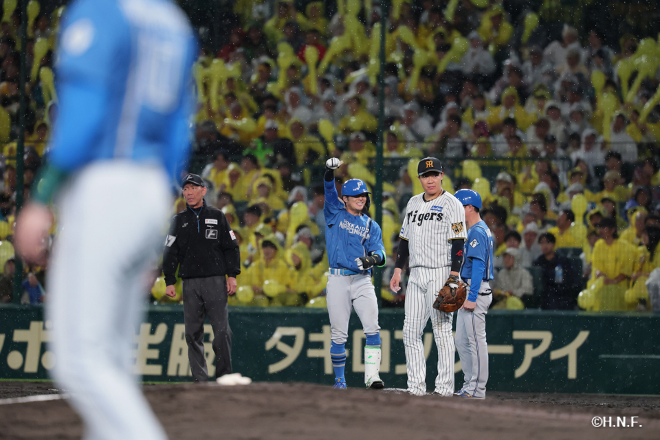   <span>7回表、奈良間選手04</span>
