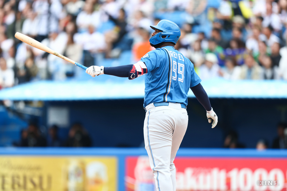 1回表、レイエス選手02