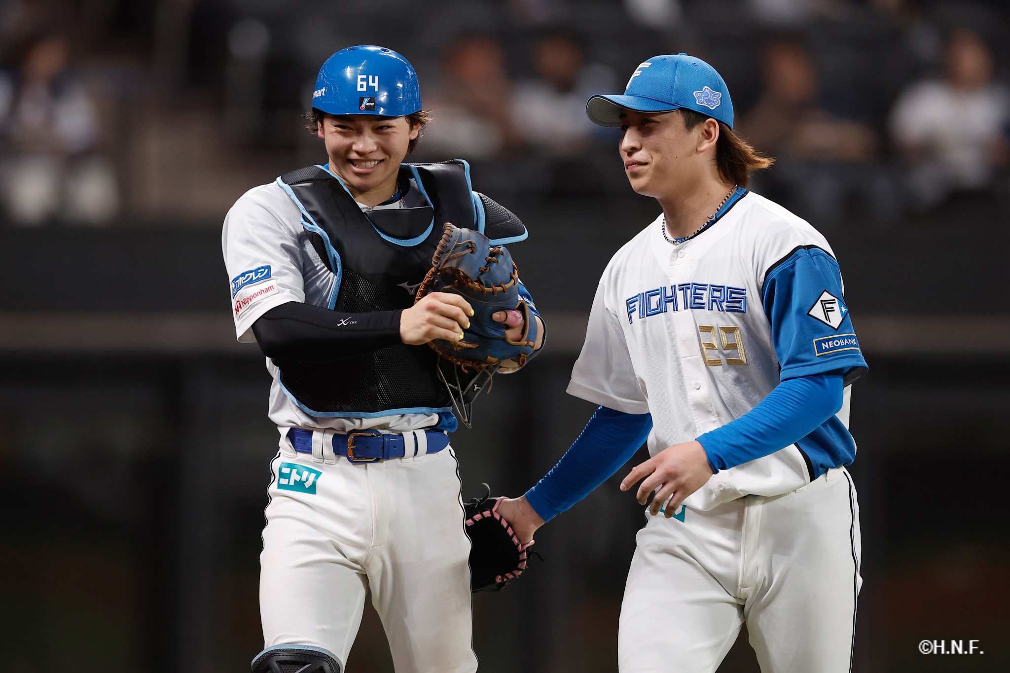 6回表、細野投手と田宮選手