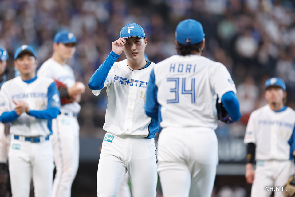 9回表、柳川投手と堀投手