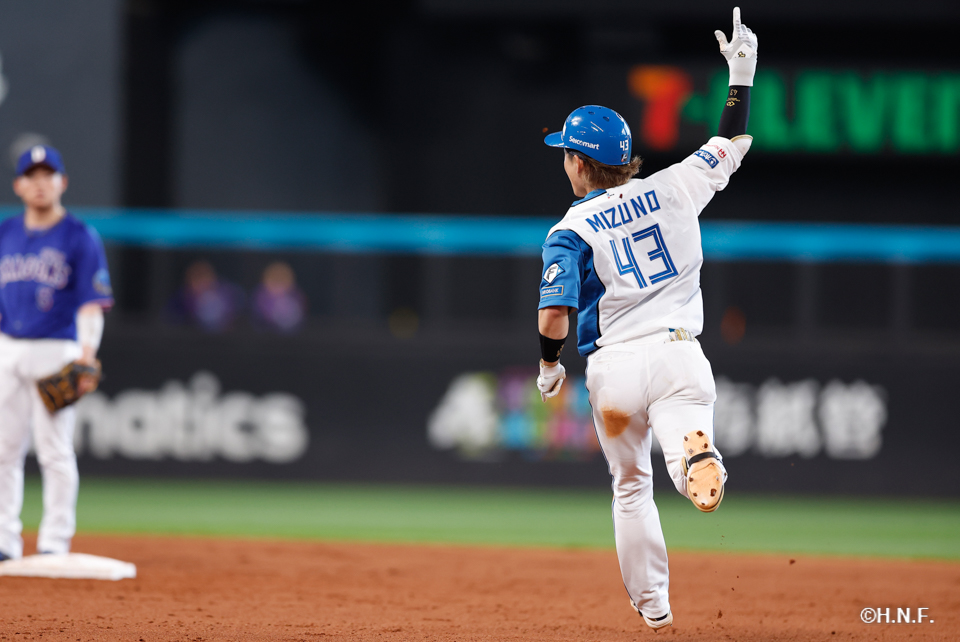 9回裏、水野選手11