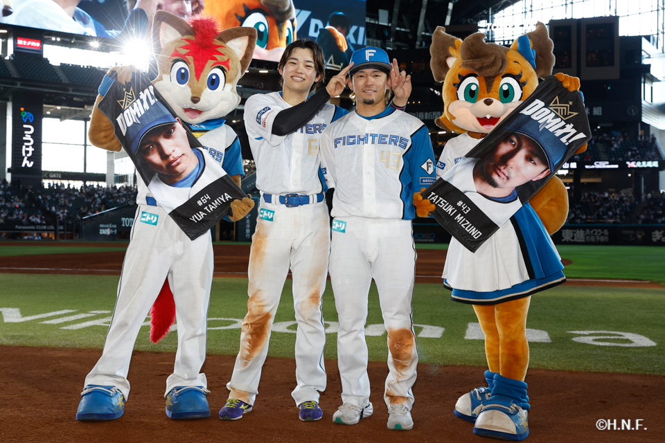 ヒーローの田宮選手と水野選手04