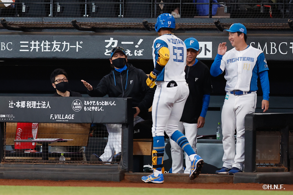 1回裏、水谷選手04