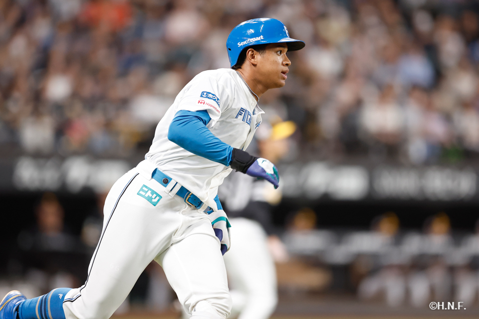 4回裏、万波選手02