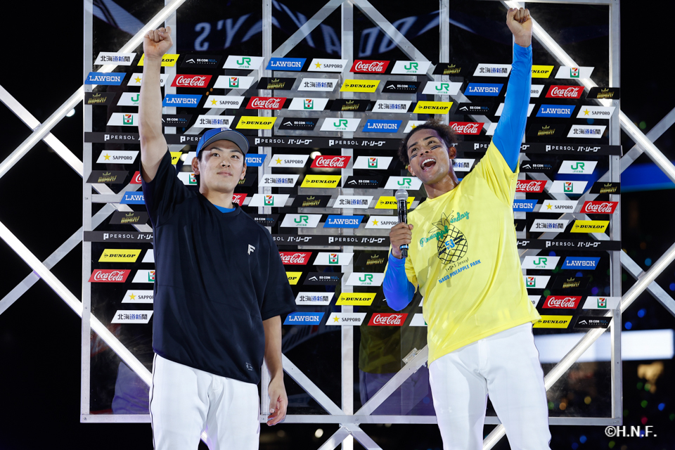 ヒーローの野村選手と水谷選手01