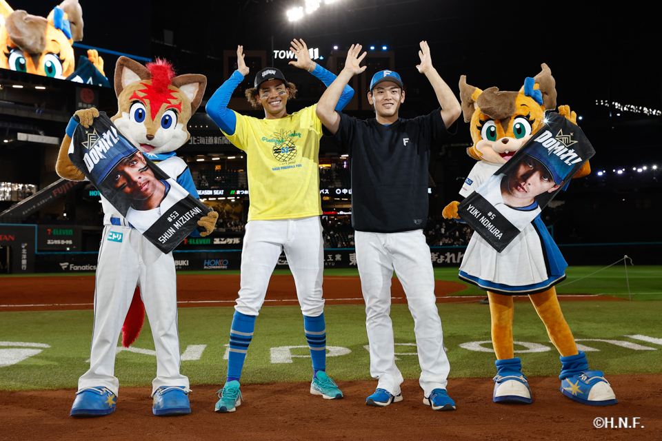 ヒーローの野村選手と水谷選手02