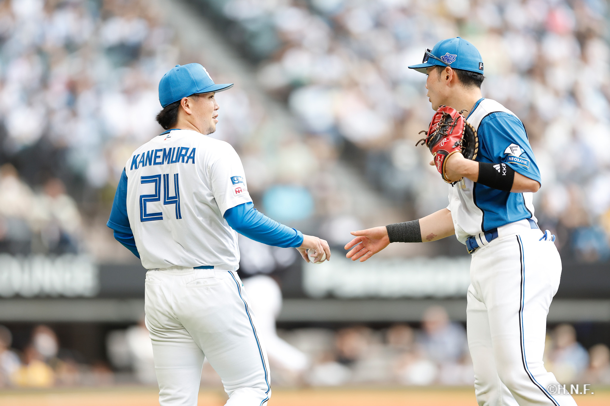 4回表、金村投手と野村選手