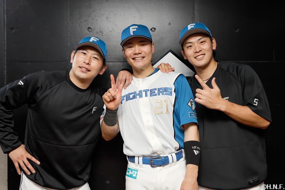 ヒーローの加藤貴投手、清宮選手、野村選手02