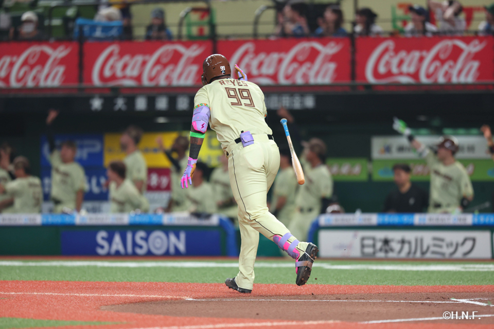 1回表、レイエス選手02