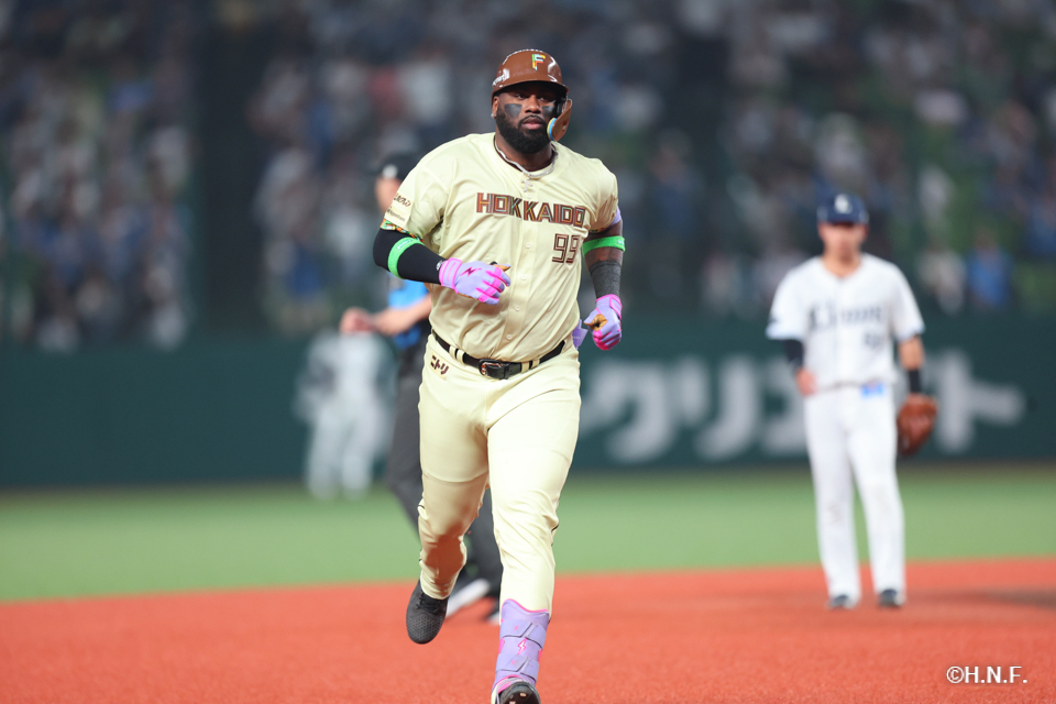 1回表、レイエス選手03
