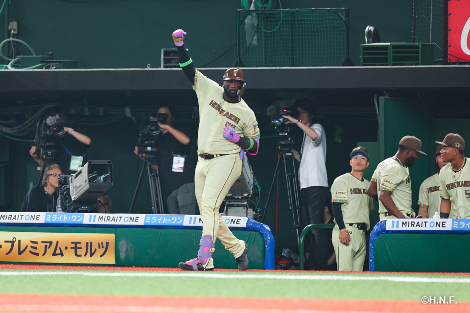 1回表、レイエス選手04