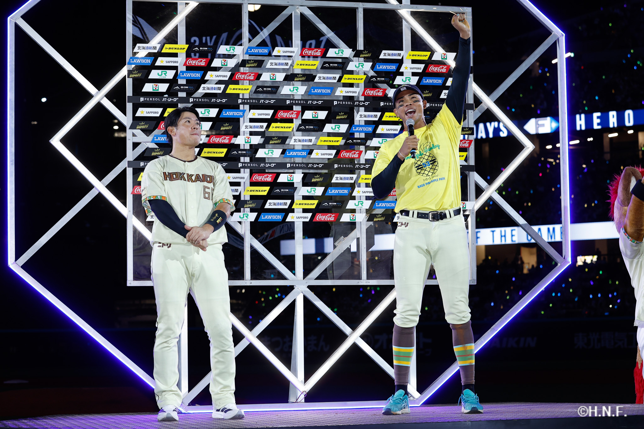 ヒーローの吉田選手と水谷選手02