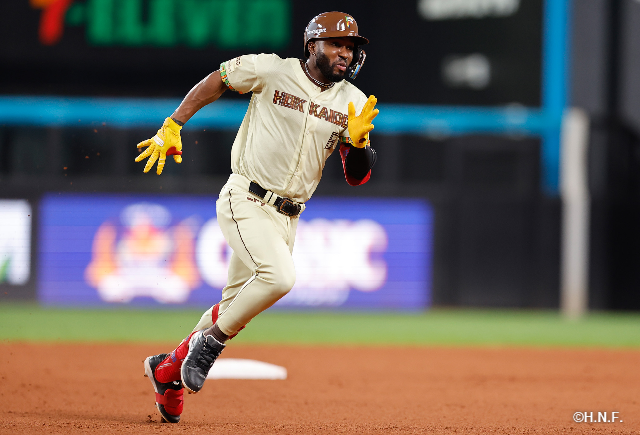 4回裏、カストロ選手01