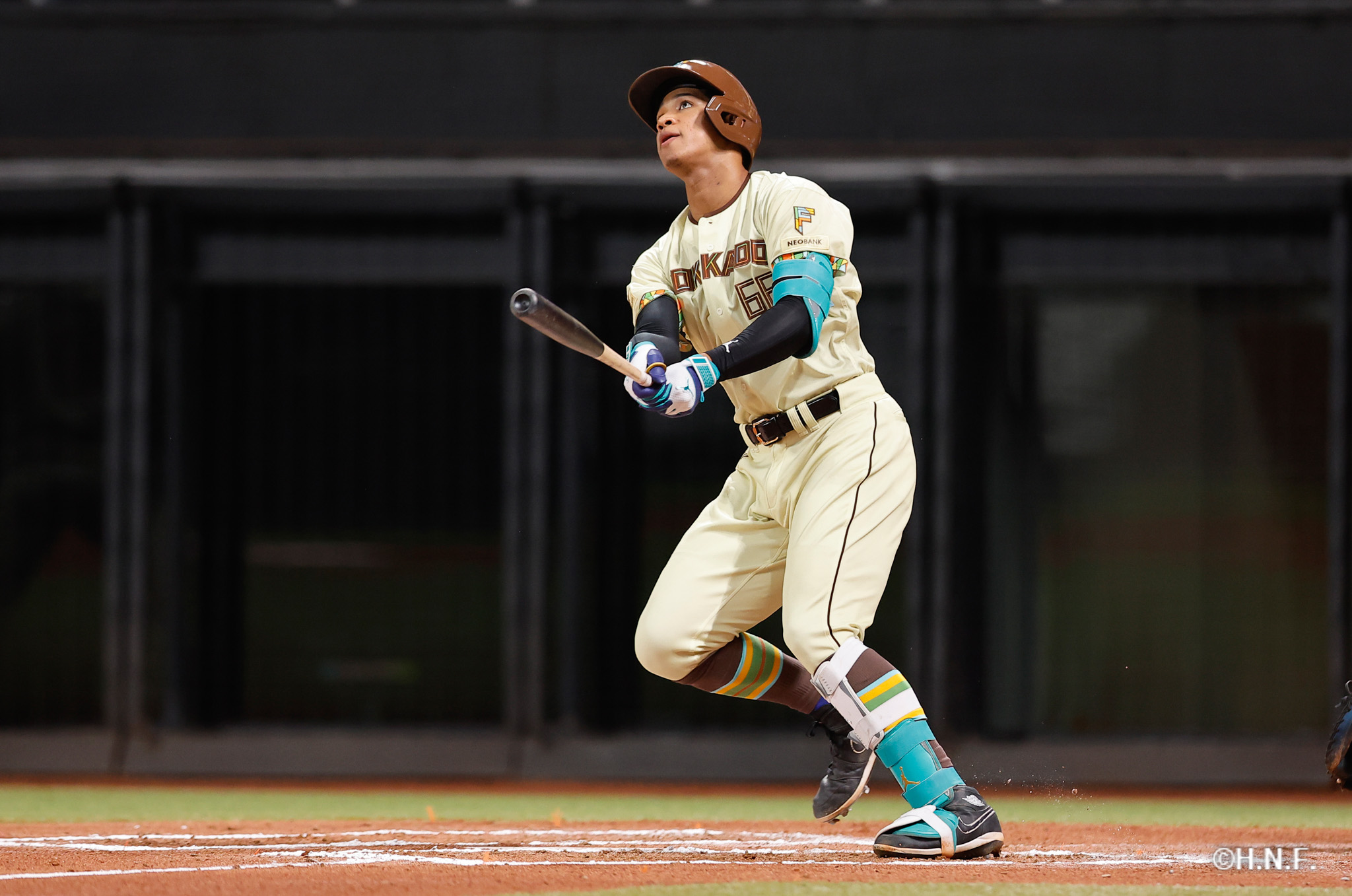 6回裏、万波選手02