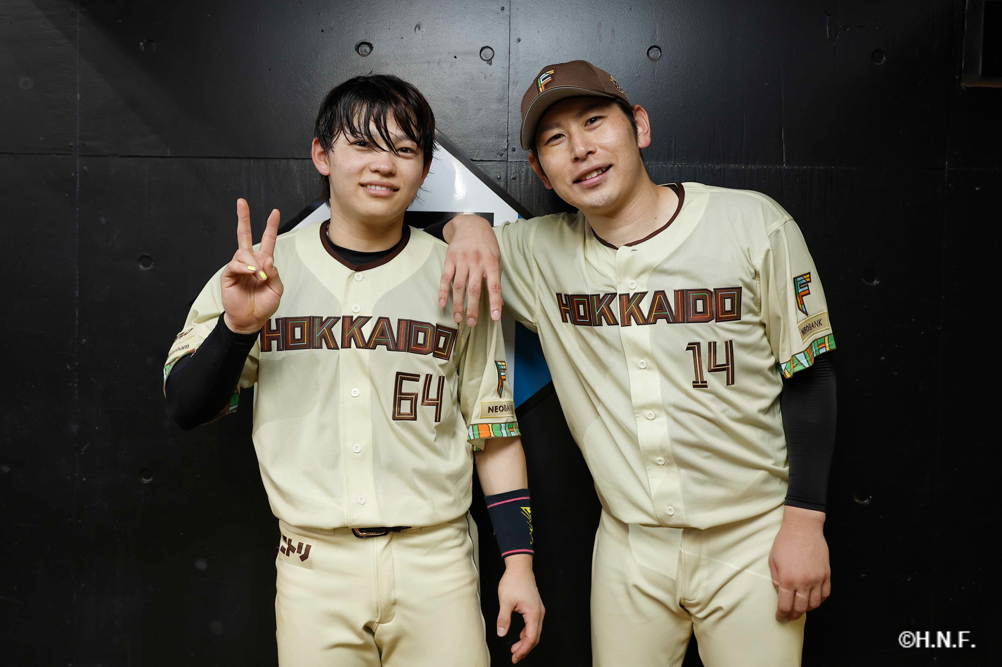 ヒーローの加藤貴投手、田宮選手03