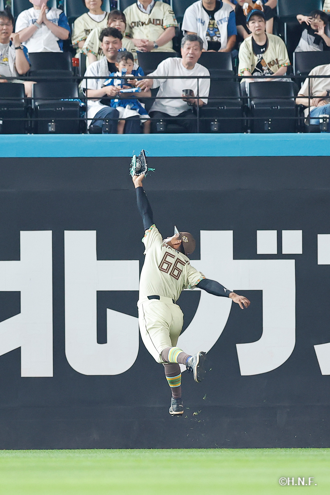 1回表、万波選手
