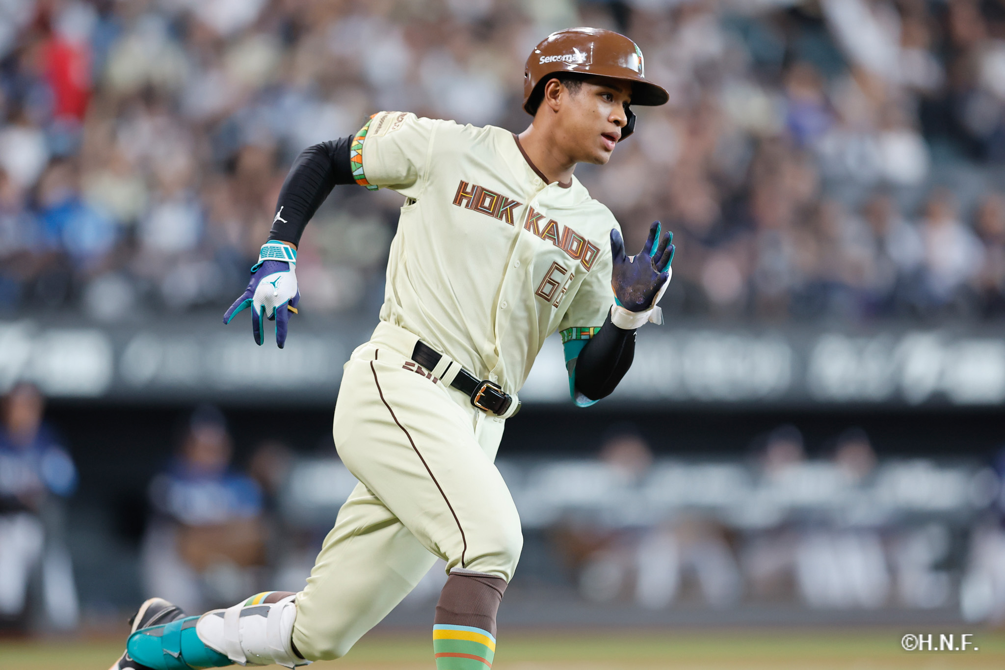 7回裏、万波選手02