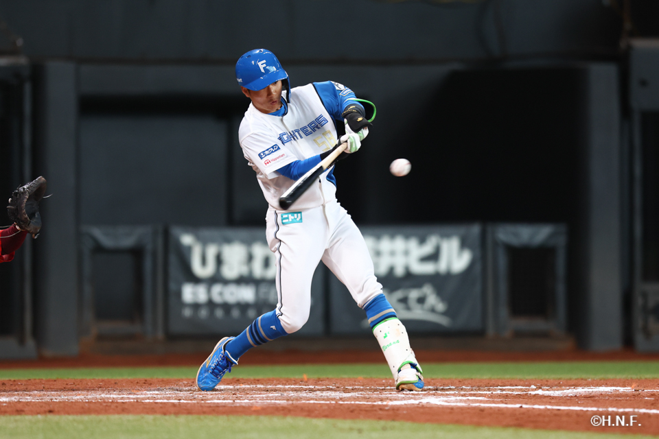 7回裏、奈良間選手01