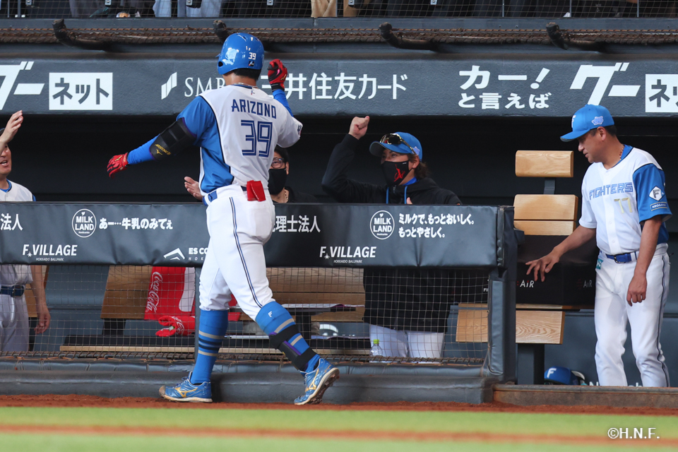 4回裏、有薗選手12