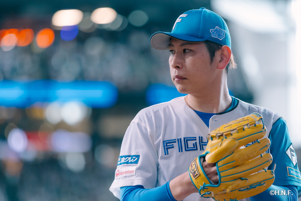 先発の加藤貴投手10