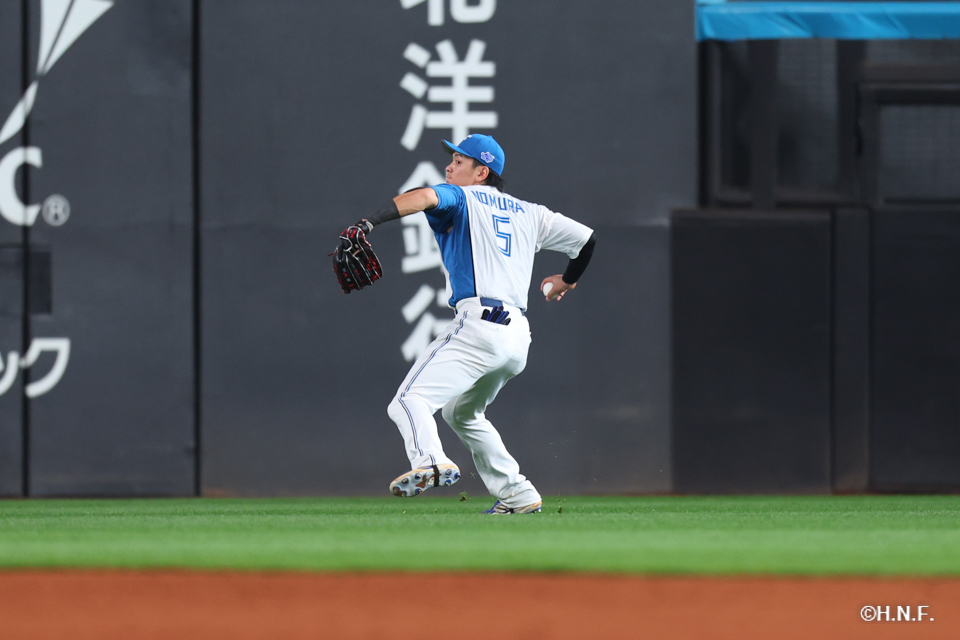 6回表、野村選手01